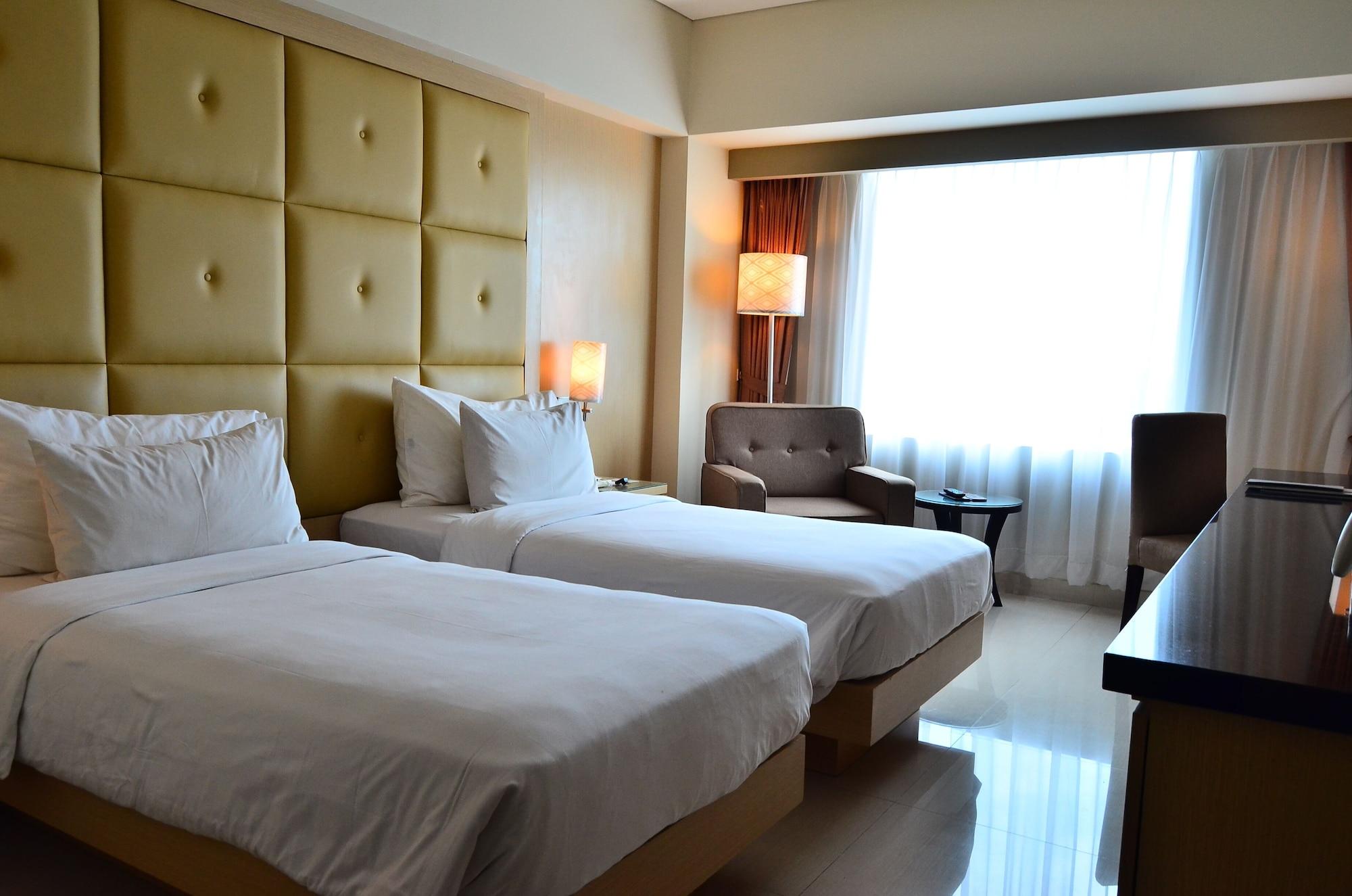 Hotel Santika נקסר מראה חיצוני תמונה